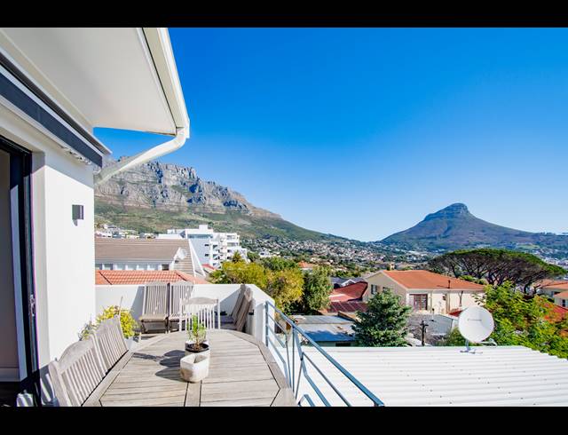 2 BEDROOM APARTMENT FOR SALE IN VREDEHOEK